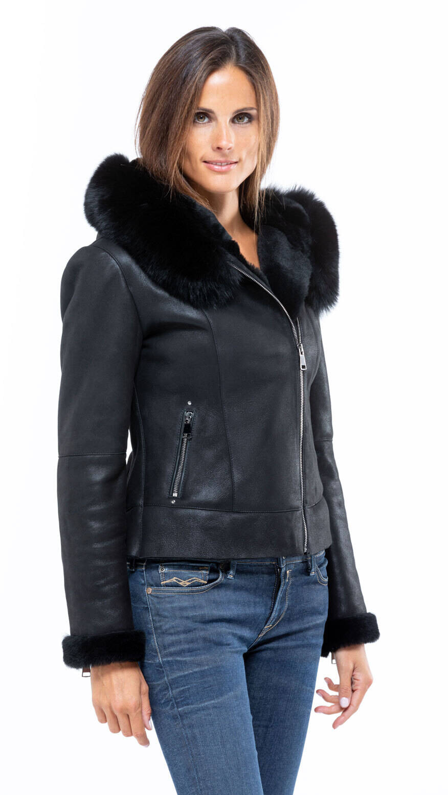 Blouson mouton femme noir Roma style bombardier peaux retournees chaude mannequin (3)