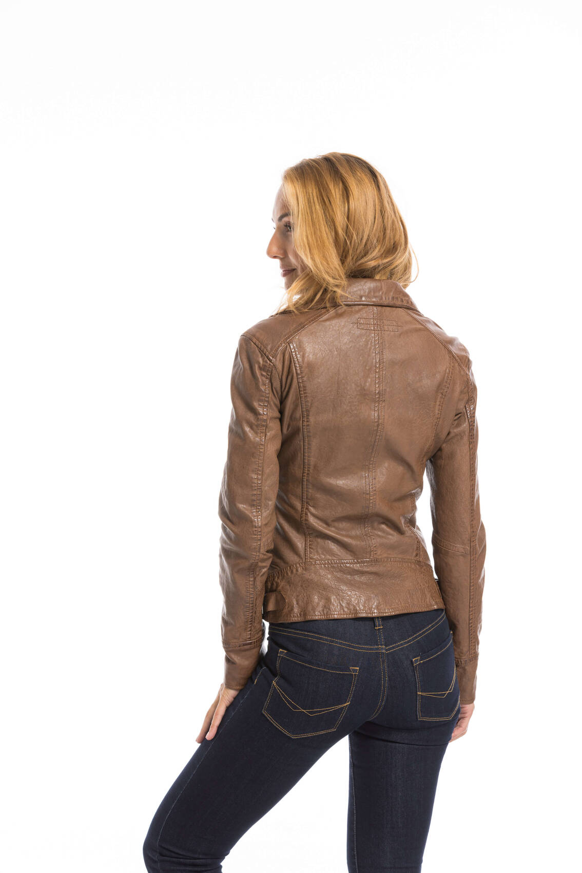 CG-23-FEMME-62065-AGNEAU-23224